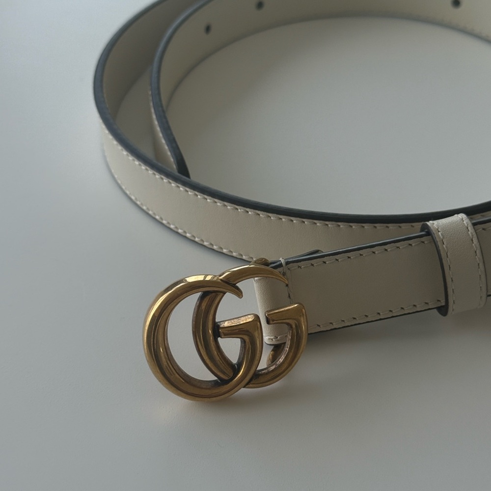 Gucci Cream Belt with Gold GG Buckle - Picture 2 of 6